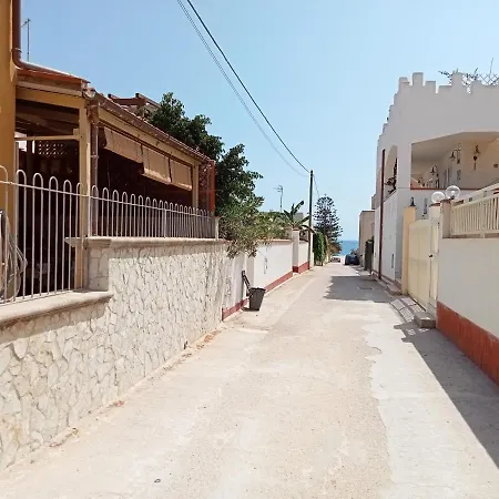 Holiday home Casa Sole E Mare Indipendente A *