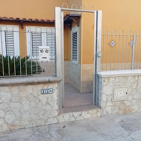 Holiday home Casa Sole E Mare Indipendente A *